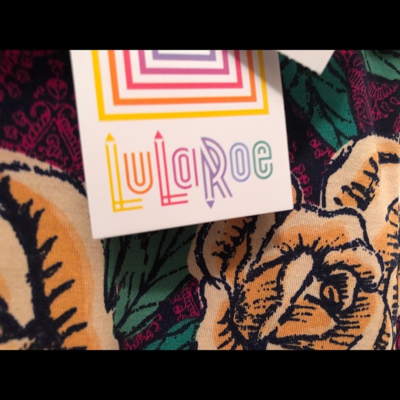 LuLaRoe Irma,SM/yellow roses/pattern burg back/new - Picture 3 of 6